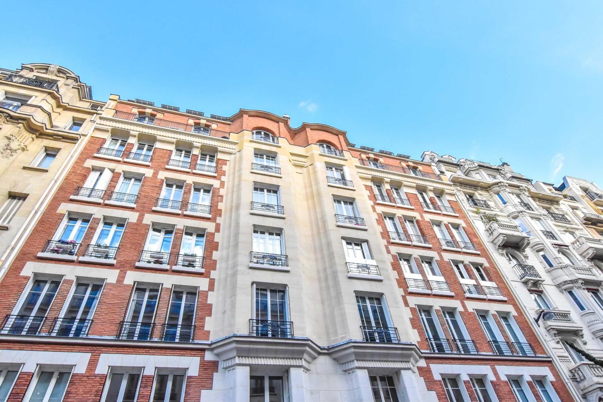 Newly Renovated Studio Under The Parisian Roofs - Arc De Triomphe Apartment Bagian luar foto